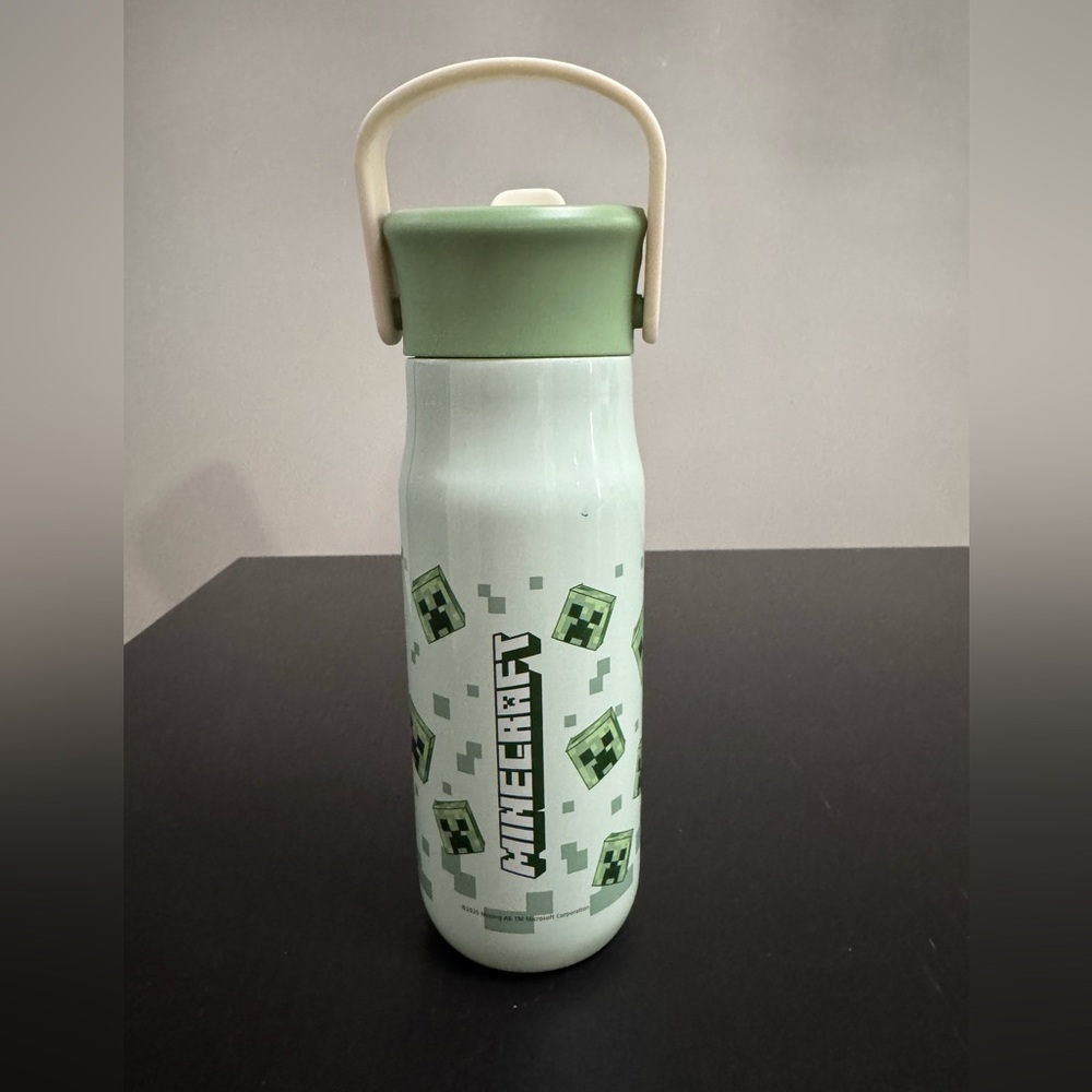 New Minecraft 20 oz water bottle